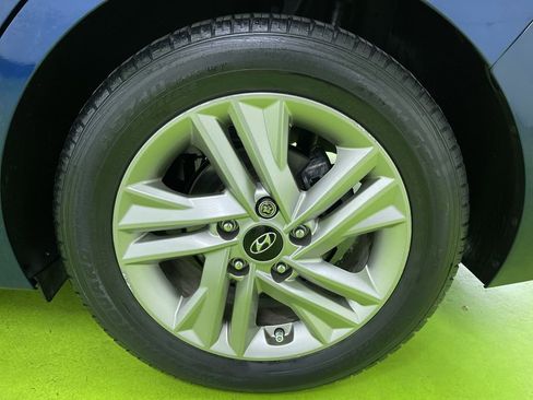 Used 2020 Hyundai Elantra SEL image 14