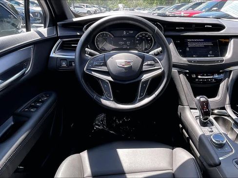 Used 2023 Cadillac XT5 Luxury AWD/4WD image 6