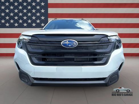 Used 2025 Subaru Forester AWD/4WD image 9
