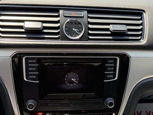 Used 2016 Volkswagen Passat 1.8T S image 36