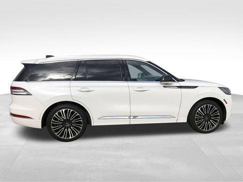 Used 2025 Lincoln Aviator Black Label AWD/4WD image 9