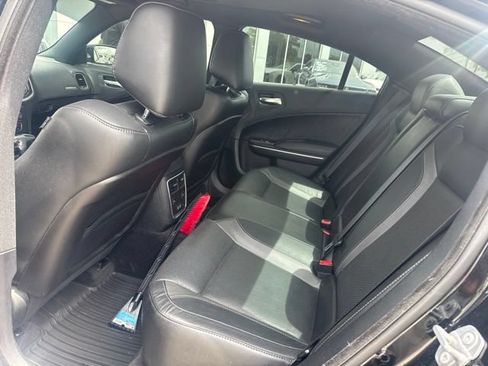 Used 2017 Dodge Charger SXT w/ AWD Plus Group image 8