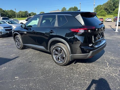 Used 2025 Nissan Rogue SV FWD image 7
