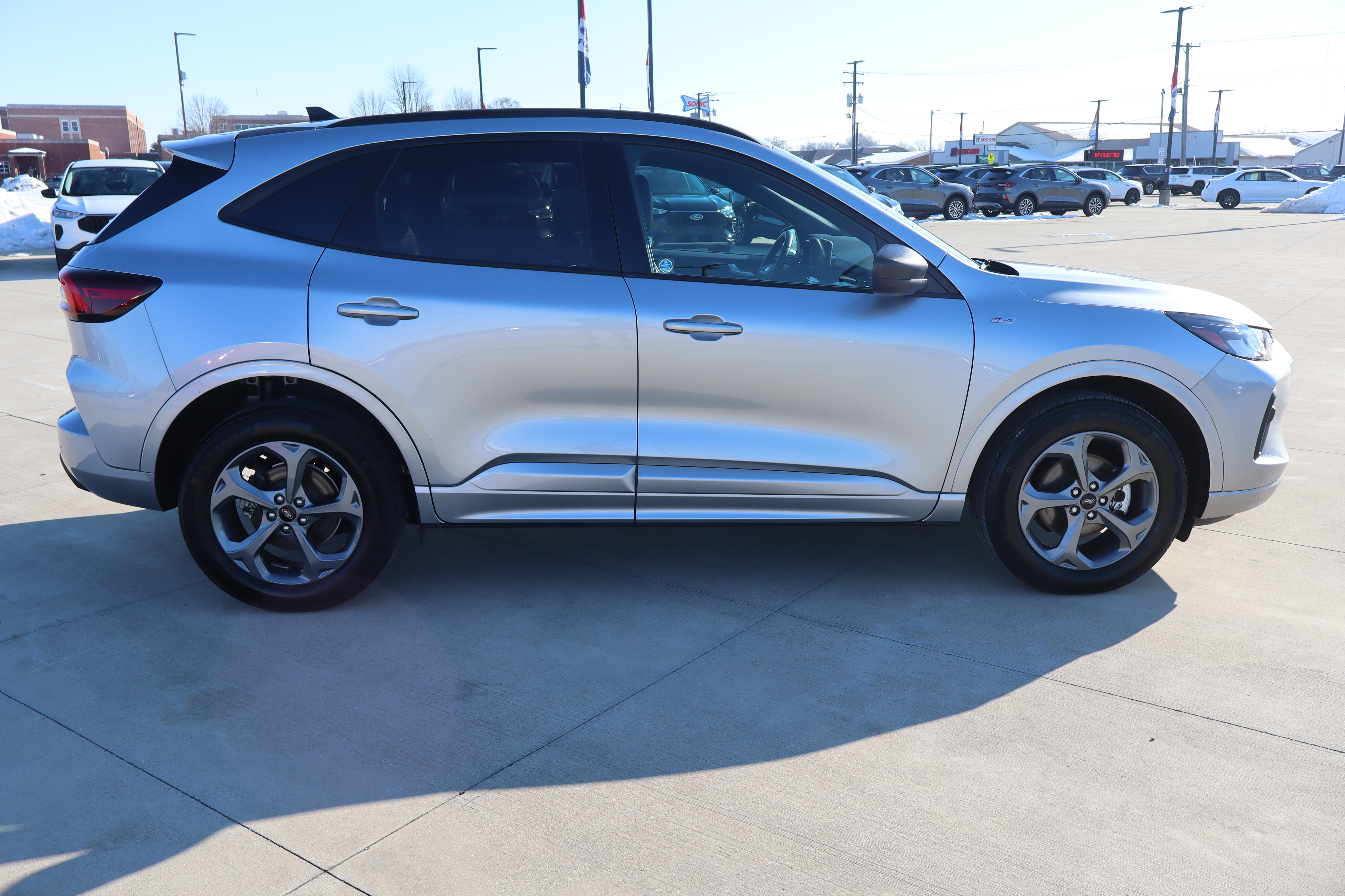 Used 2023 Ford Escape ST-Line w/ Tech Pack #1 AWD/4WD image 5