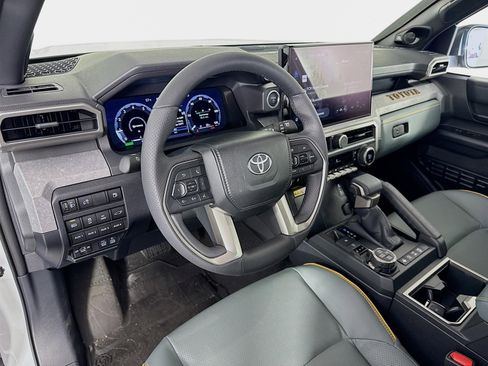 Used 2025 Toyota 4Runner Trailhunter image 10