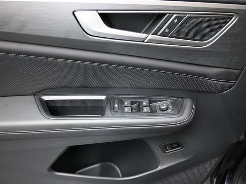 Used 2025 Volkswagen Atlas Cross Sport SE image 21