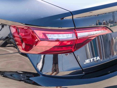 Used 2021 Volkswagen Jetta SE FWD image 7