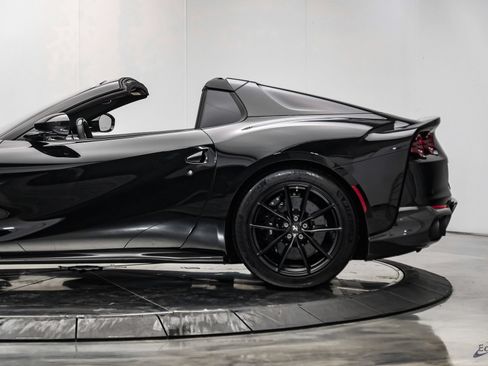 Used 2022 Ferrari 812 GTS RWD image 12