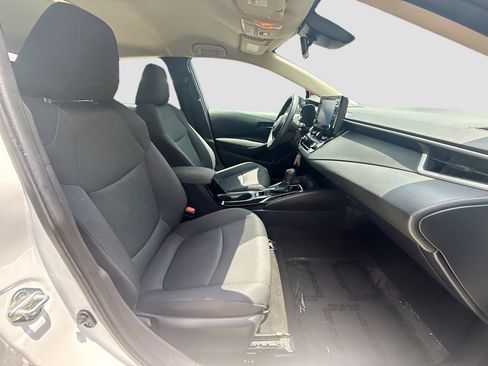 Used 2022 Toyota Corolla LE FWD image 29