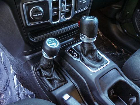 Used 2021 Jeep Wrangler Unlimited Sport AWD/4WD image 22