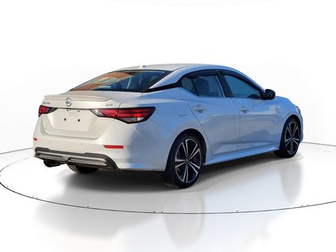 Used 2023 Nissan Sentra SR w/ SR Premium Package image 3