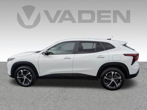 Used 2025 Chevrolet Trax RS w/ Driver Confidence Package FWD image 26