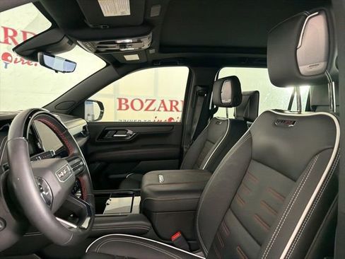 Used 2025 GMC Yukon XL AT4 Ultimate AWD/4WD image 11