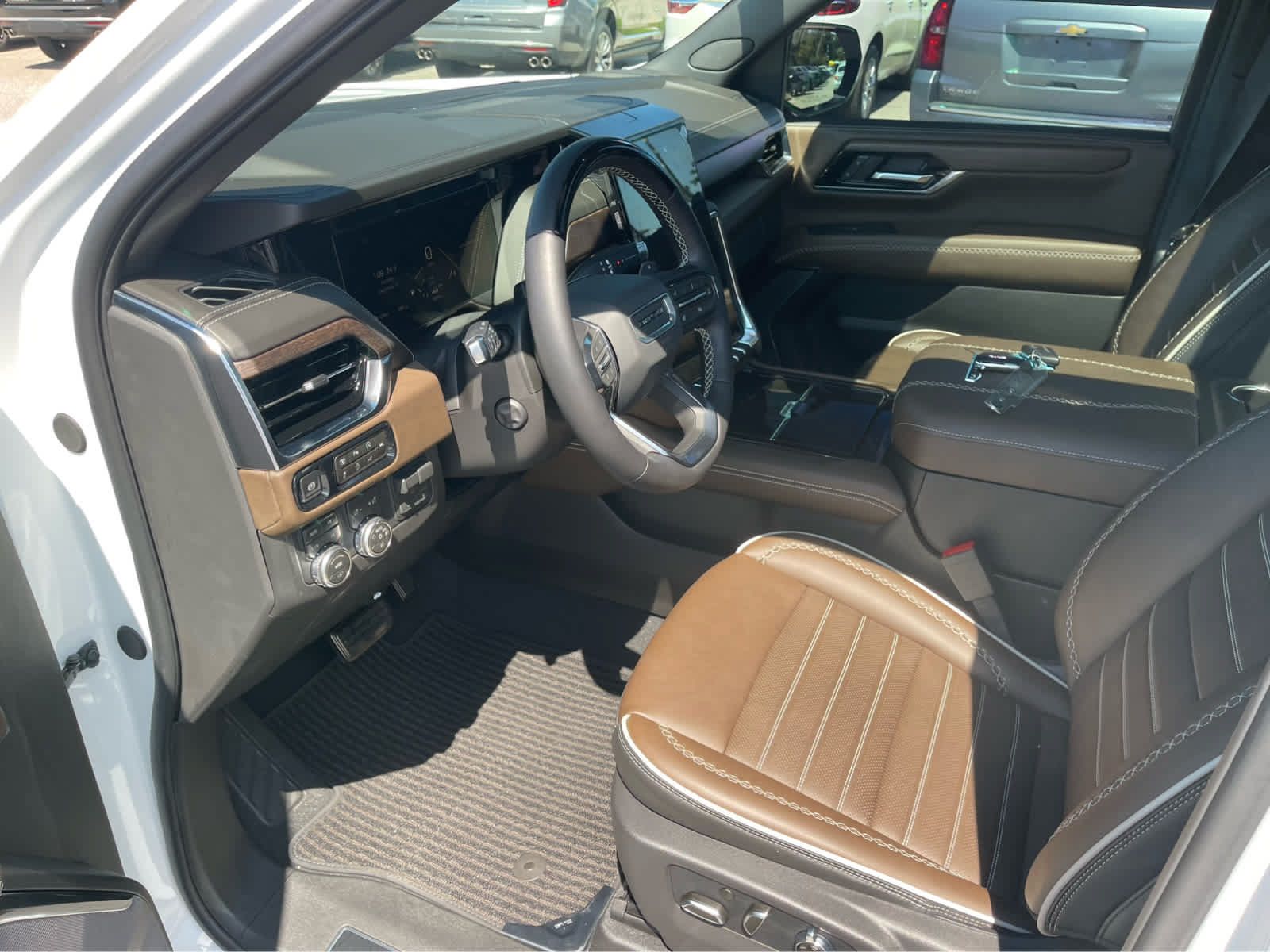 Used 2026 GMC Yukon XL Denali Ultimate AWD/4WD image 12
