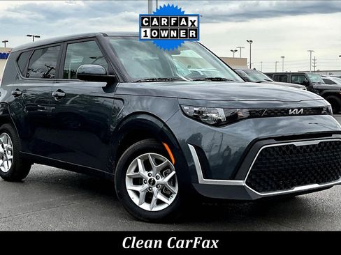 Used 2025 Kia Soul LX FWD image 3