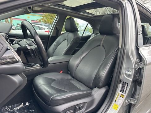 Used 2021 Toyota Camry XSE image 9