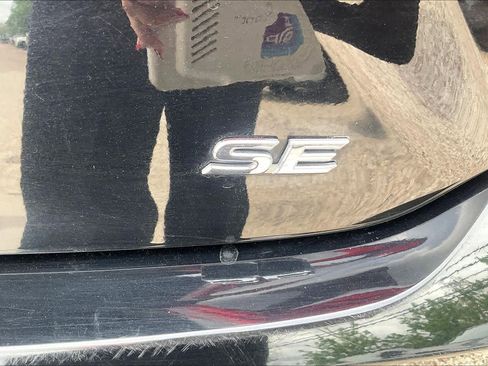 Used 2025 Toyota Camry SE image 10