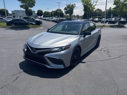 Used 2024 Toyota Camry XSE FWD image 4