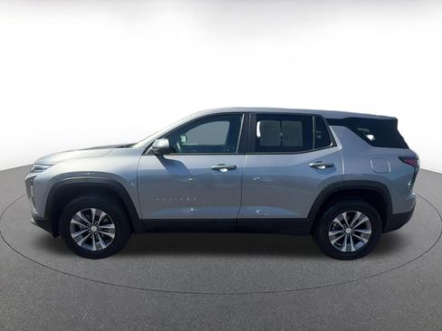 Used 2025 Chevrolet Equinox LT FWD image 9