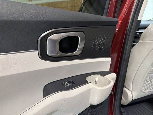 Used 2024 Kia Sorento S image 35