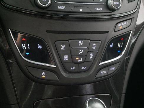 Used 2016 Buick Regal Sport Touring image 23