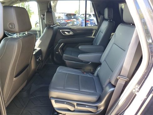 Used 2022 Chevrolet Tahoe Z71 w/ Luxury Package image 11