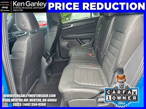 Used 2025 Volkswagen Atlas Cross Sport SEL R-Line AWD/4WD image 23