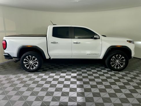 Used 2026 GMC Canyon Denali AWD/4WD image 6