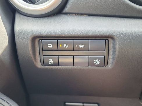 Used 2023 Nissan Versa S FWD image 25