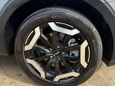 Used 2025 Kia Telluride S FWD image 13