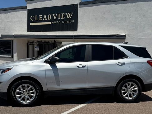 Used 2020 Chevrolet Equinox LS FWD image 13