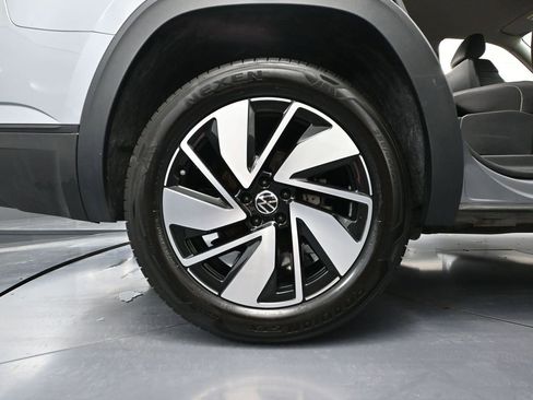 Used 2025 Volkswagen Atlas SE image 14