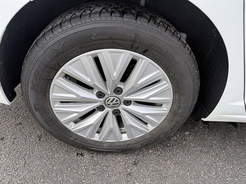 Used 2019 Volkswagen Jetta S image 25