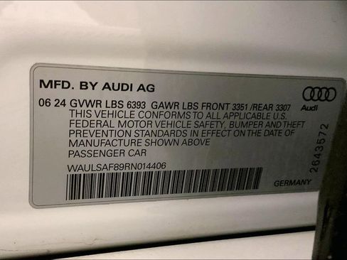 Used 2024 Audi S8 AWD/4WD image 32