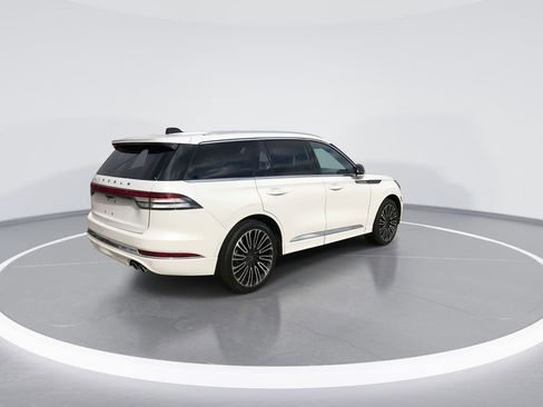Used 2025 Lincoln Aviator Black Label image 8