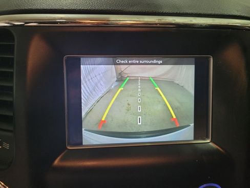 Used 2019 Jeep Grand Cherokee Laredo w/ Security & Convenience Group image 8