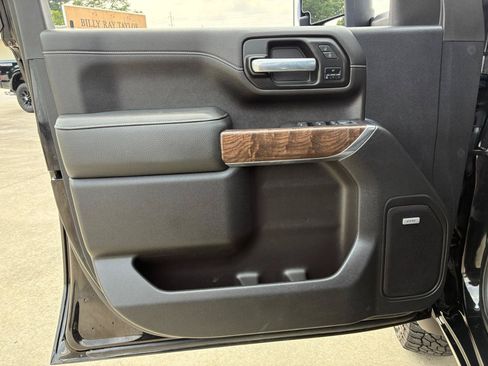 Used 2021 GMC Sierra 3500 Denali w/ Denali Ultimate Package AWD/4WD image 8