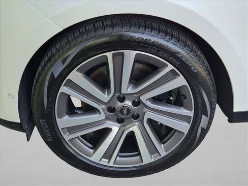 Certified 2025 Land Rover Range Rover SV AWD/4WD image 25