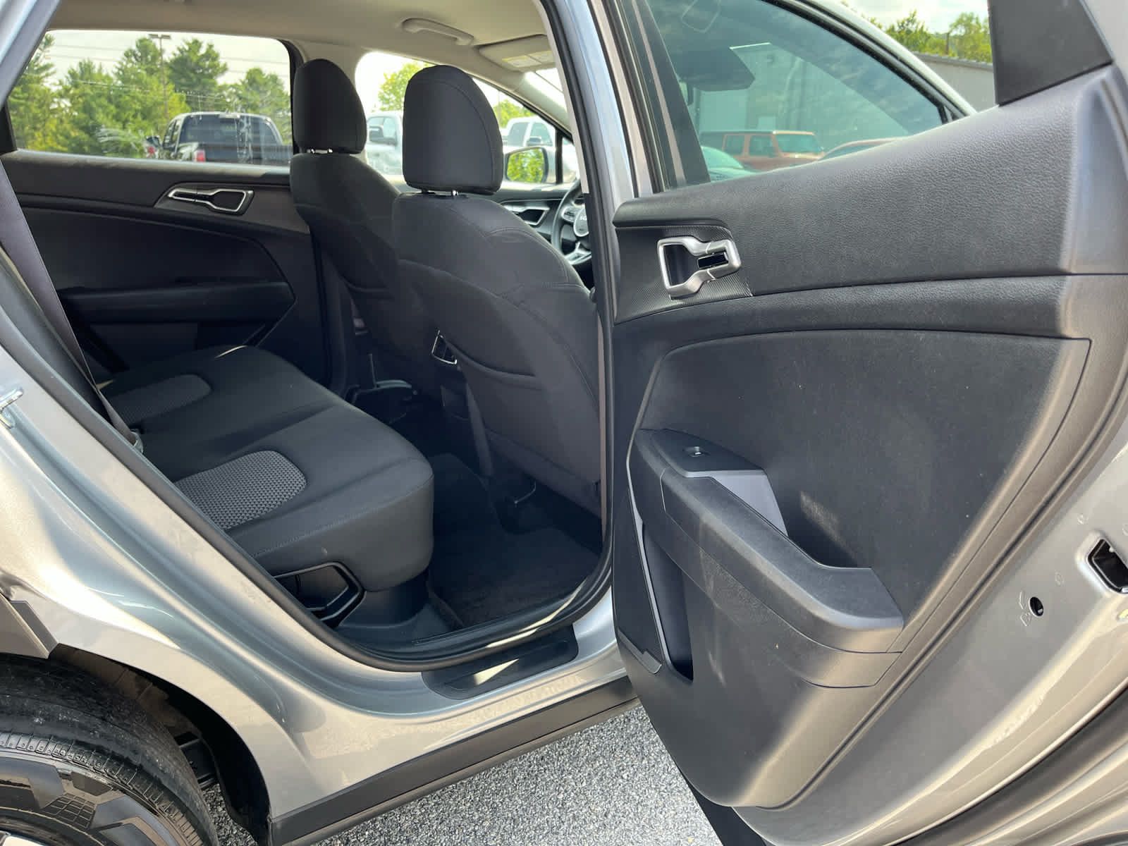 Used 2025 Kia Sportage LX AWD/4WD image 27