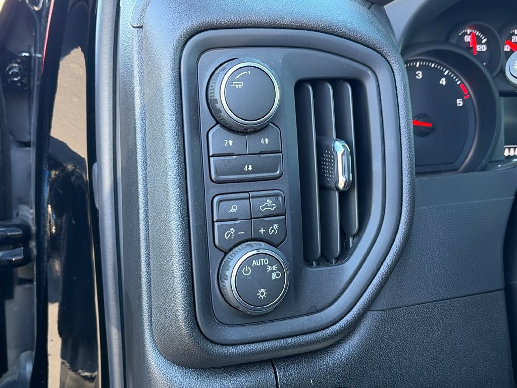 Used 2026 Chevrolet Silverado 2500 Custom w/ Custom Value Package AWD/4WD image 17