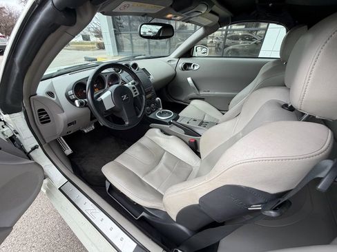 Used 2004 Nissan 350Z Touring image 11