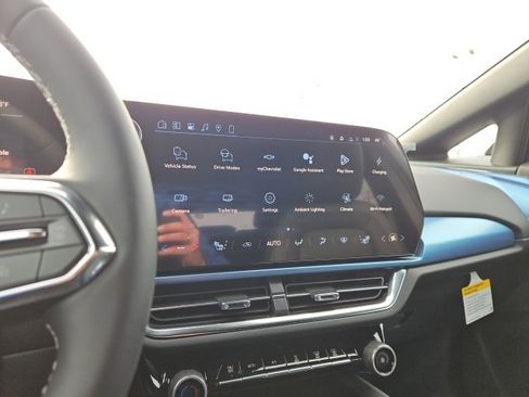 New 2026 Chevrolet Equinox EV LT image 37