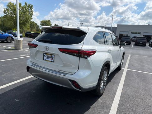 Used 2020 Toyota Highlander Platinum AWD/4WD image 9