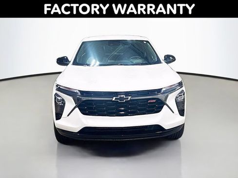 Used 2024 Chevrolet Trax RS w/ Driver Confidence Package FWD image 2