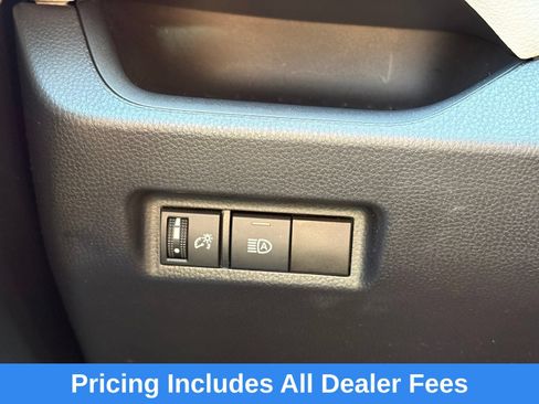 Used 2022 Toyota RAV4 XLE FWD image 17
