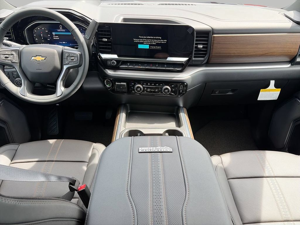 New 2026 Chevrolet Silverado 2500 High Country w/ High Country Premium Package AWD/4WD image 9