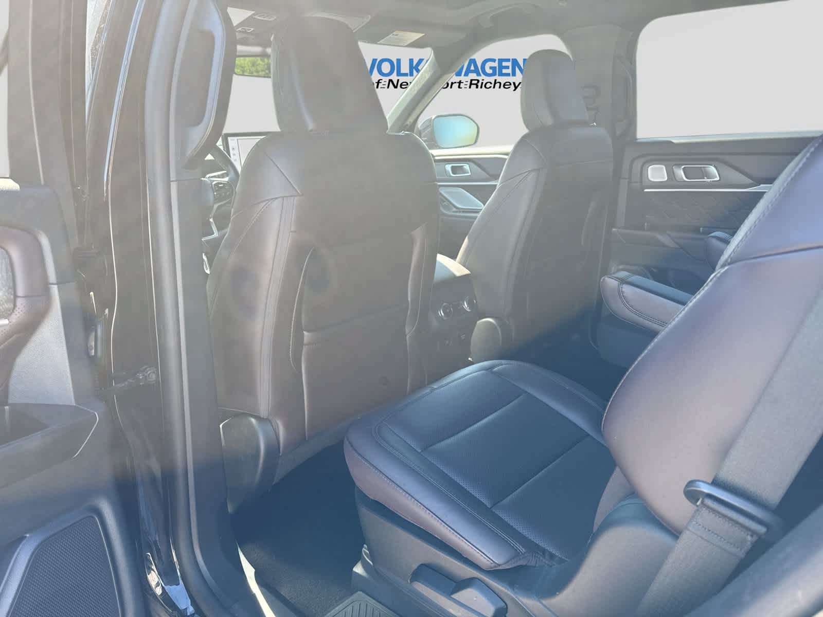 Used 2025 Ford Explorer Platinum w/ LUX Leather Package AWD/4WD image 24