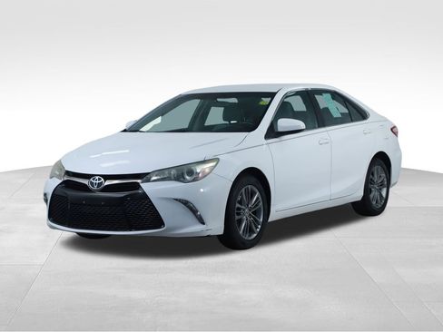 Used 2016 Toyota Camry SE image 7