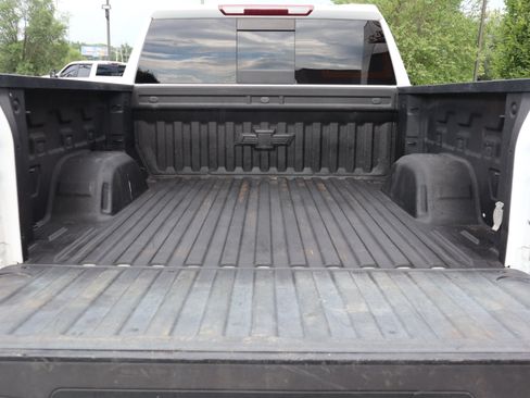 Used 2022 Chevrolet Silverado 1500 LT Trail Boss w/ Convenience Package II AWD/4WD image 35
