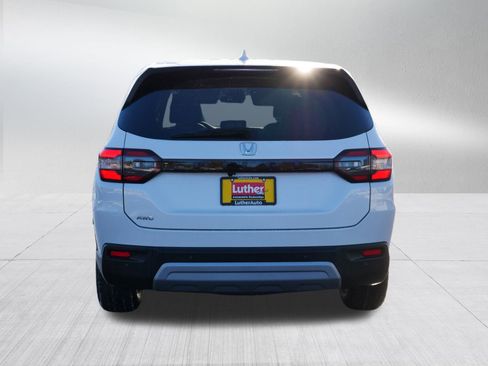 Used 2025 Honda Pilot EX-L image 6